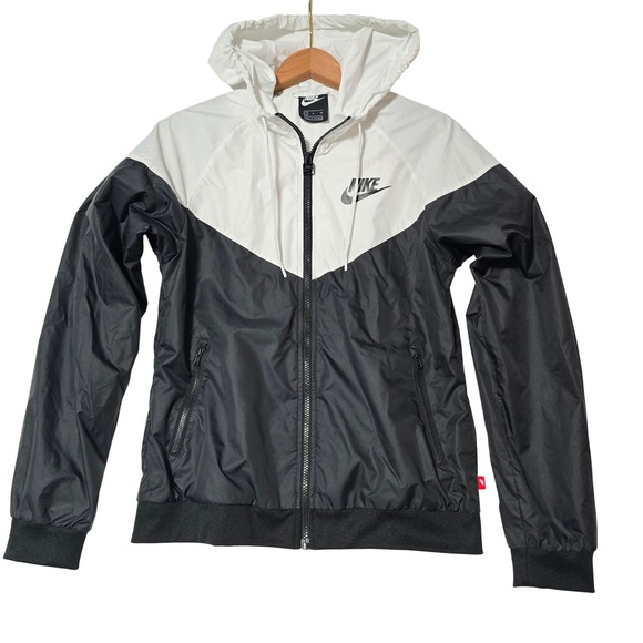 Nike Jackets & Blazers - Nike Windrunner Jacket White Black Full Zip‎ Hooded Lightweight Women Size S Gym